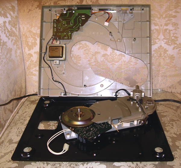 Pioneer PL-250 Semi-Automatic Turntable, Circa 1980